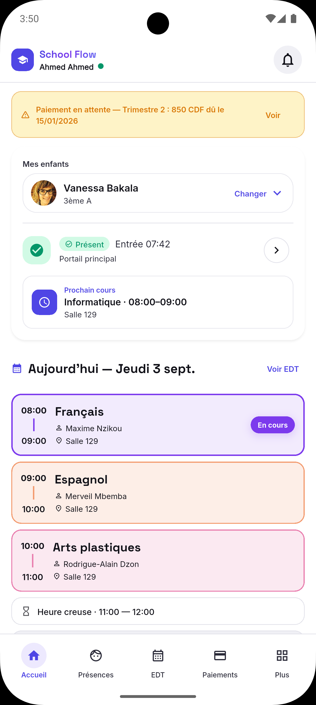 Aperçu de l’application mobile SchoolFlow pour les parents